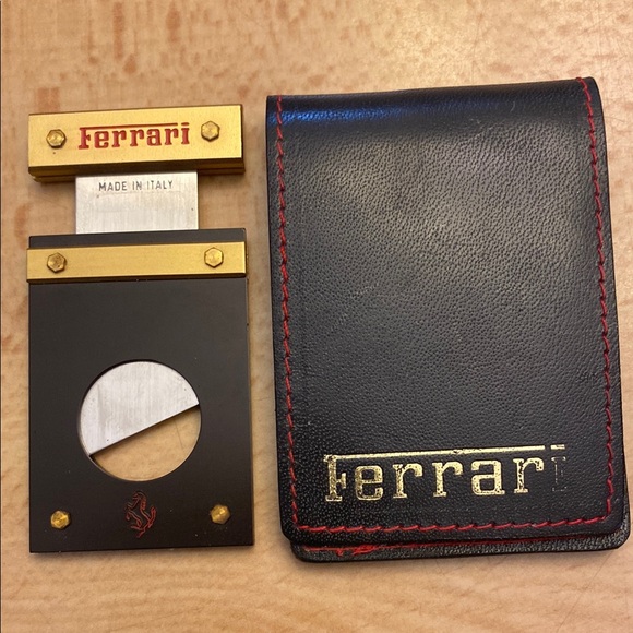 Ferrari Cigar Cutter with leather pouch. Made by Cartier - Picture 1 of 6